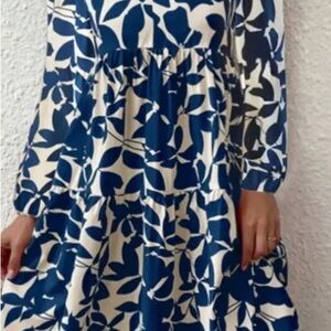 Cupshe Navy and Cream Leaf Print Long Sleeve Floral Dress